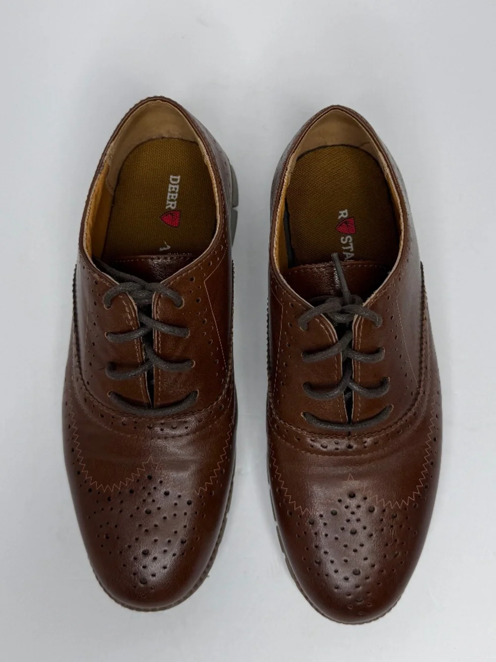 Deerstags Benton Jr Boys Wingtip Dress Shoes, Brown Size US 3.5